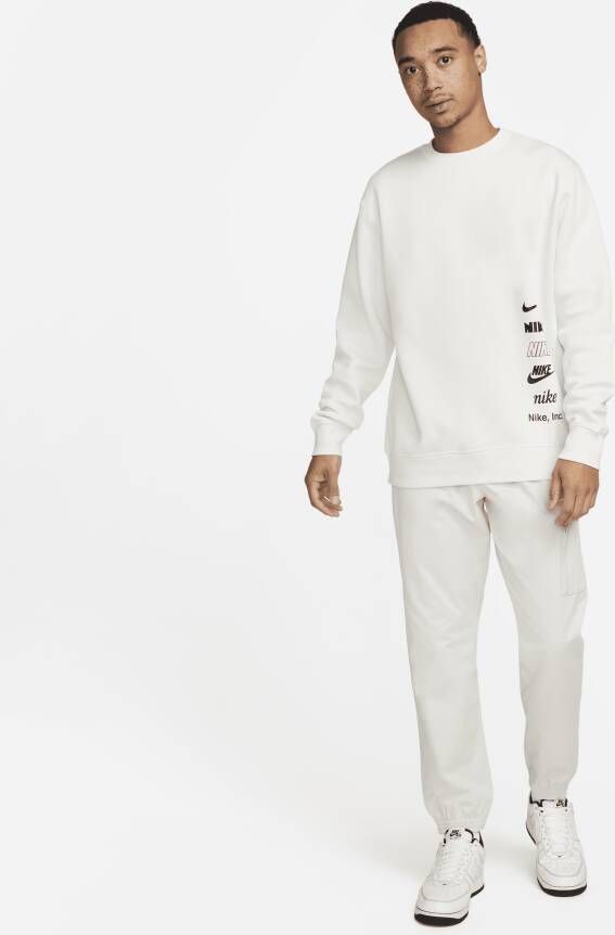 Nike Club Fleece+ Geborstelde herentop met ronde hals Grijs