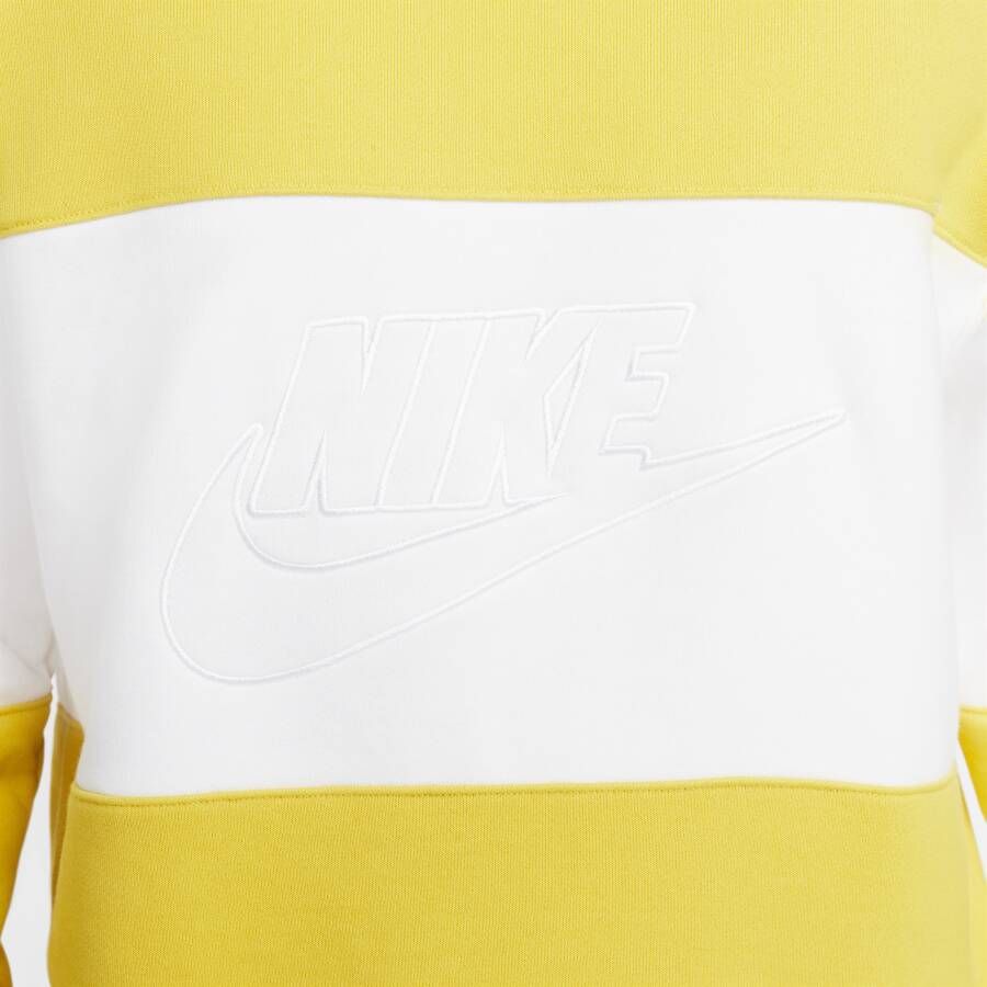 Nike Club herenshirt van sweatstof met kleurblokken en ronde hals Geel