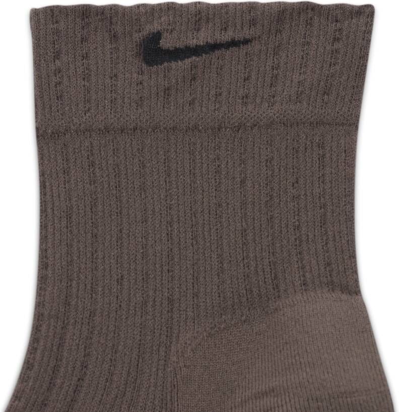 Nike Doorschijnende enkelsokken voor dames (1 paar) Bruin