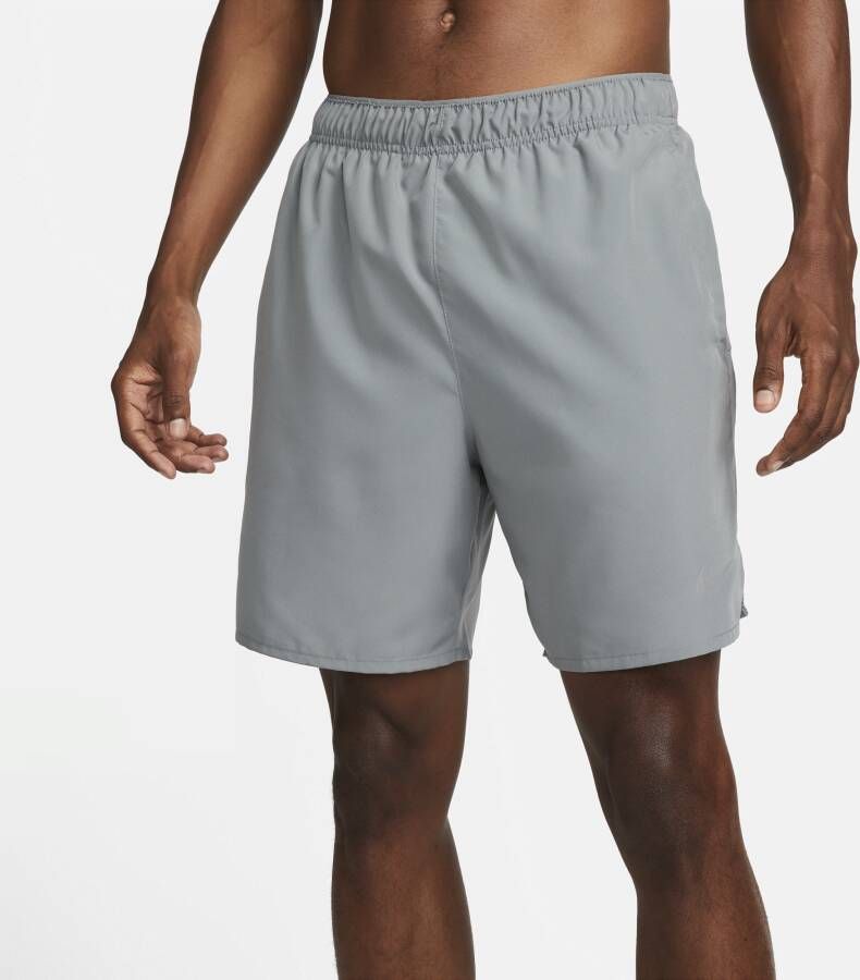 Nike Challenger Dri-FIT hardloopshorts met binnenbroek voor heren (18 cm) Grijs