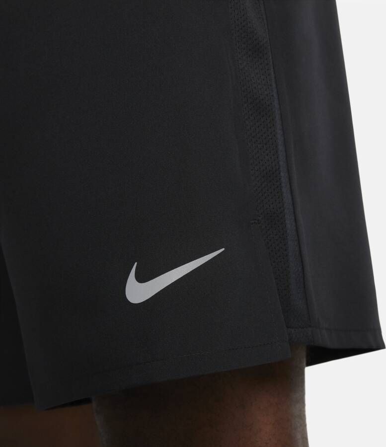 Nike Challenger multifunctionele niet-gevoerde herenshorts met Dri-FIT (23 cm) Zwart