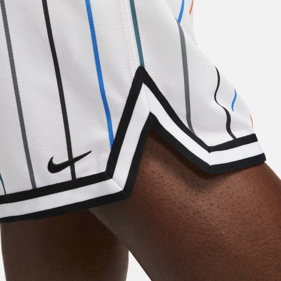 Nike Dri-FIT DNA Basketbalshorts voor heren (26 cm) Wit