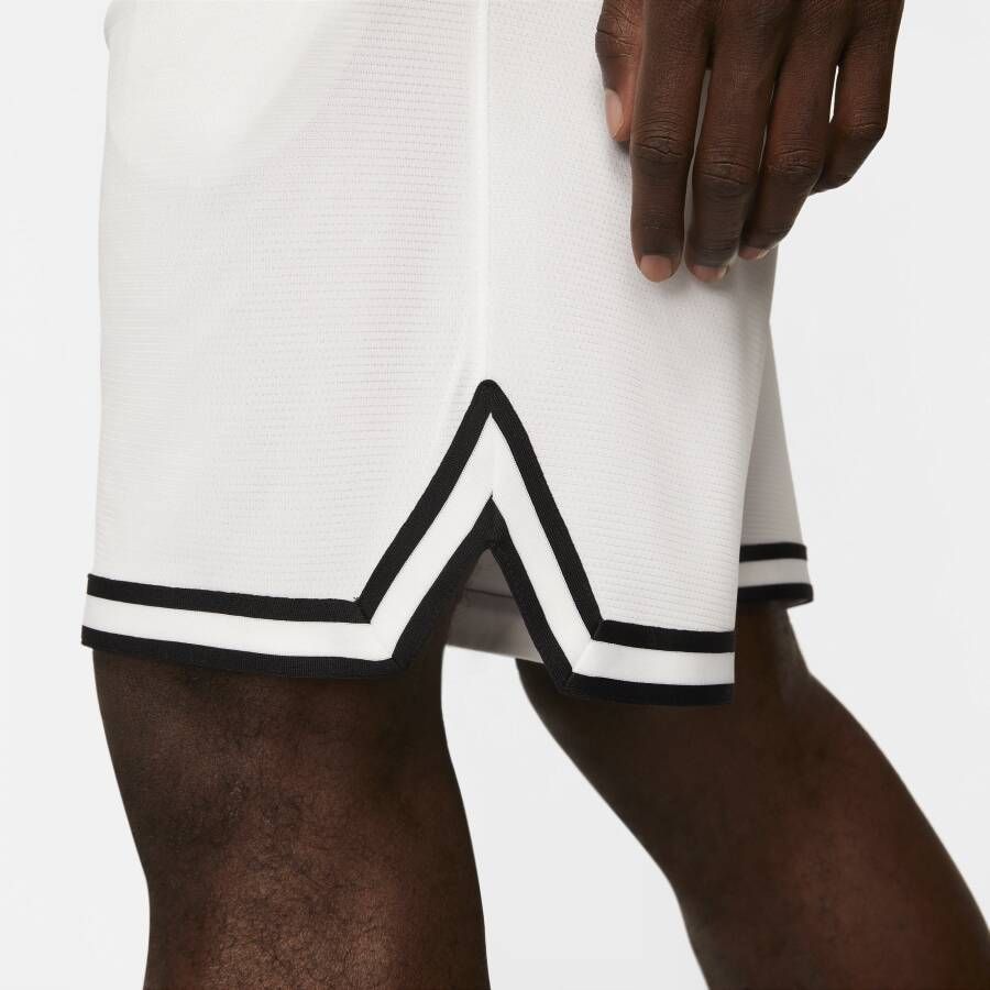 Nike Dri-FIT DNA Basketbalshorts voor heren (25 cm) Wit