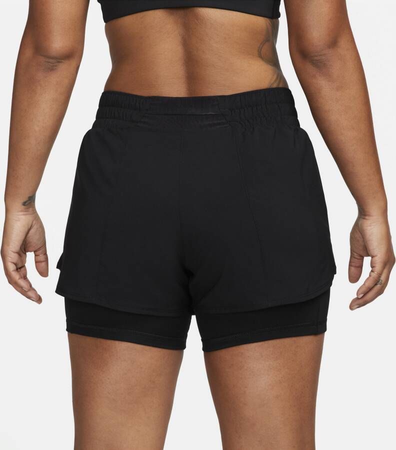 Nike One Dri-FIT 2-in-1 damesshorts met halfhoge taille (8 cm) Zwart