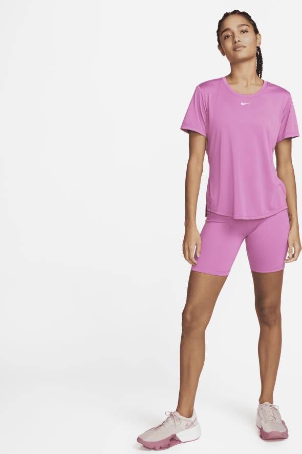 Nike Dri-FIT One Damestop met standaardpasvorm en korte mouwen Roze