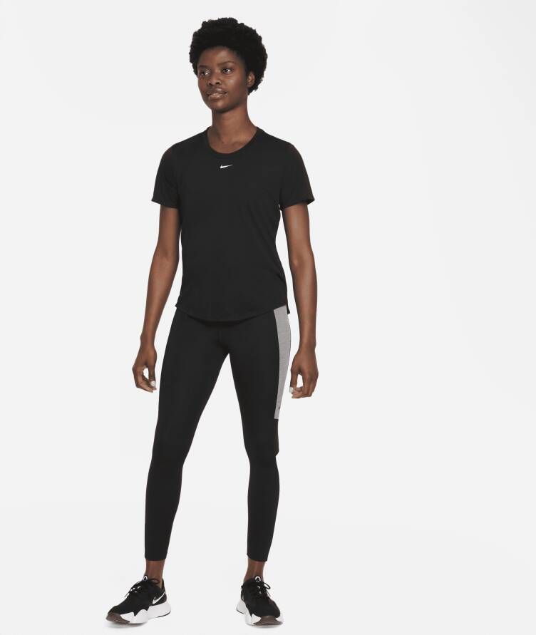 Nike Dri-FIT One Damestop met standaardpasvorm en korte mouwen Zwart