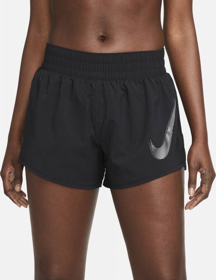 Nike Dri-FIT One Swoosh Hardloopshorts met halfhoge taille en binnenbroek voor dames Zwart