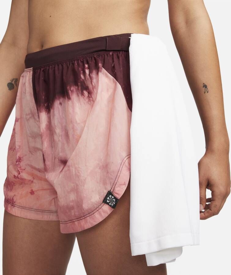 Nike Dri-FIT Repel Hardloopshorts met binnenbroekje halfhoge taille en zakken voor dames (8 cm) Rood
