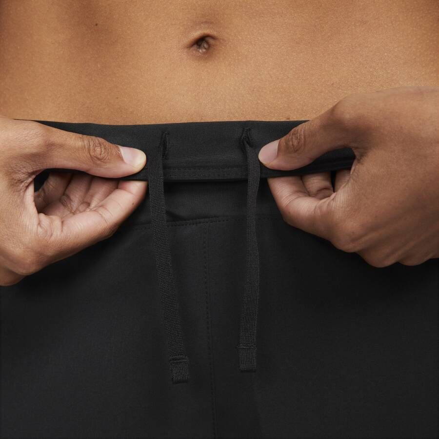Nike Dri-FIT Swift 2-in-1 hardloopshorts met halfhoge taille en zakken voor dames (8 cm) Zwart