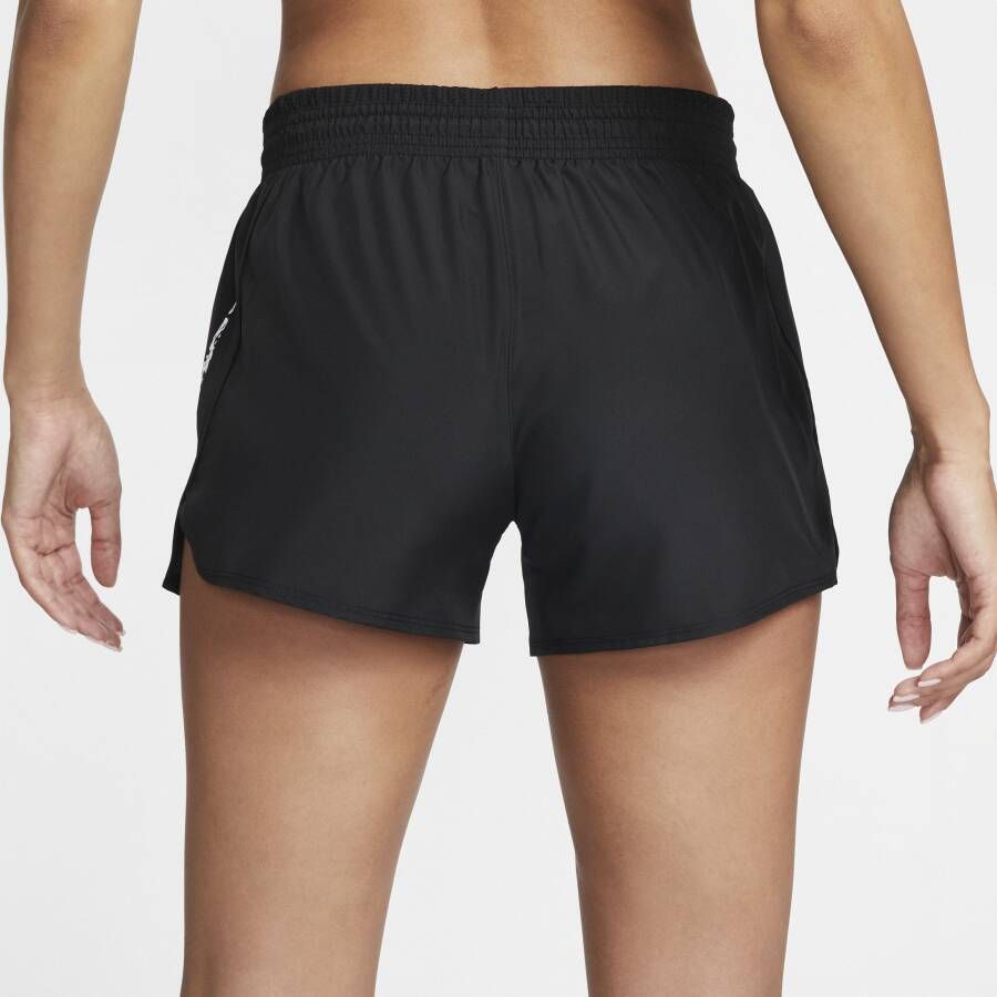 Nike Dri-FIT Swoosh Run Hardloopshorts met halfhoge taille en binnenbroek voor dames Zwart