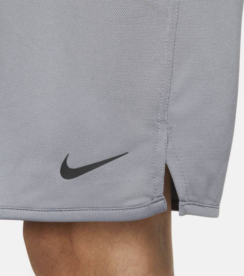 Nike Totality multifunctionele niet-gevoerde herenshorts met Dri-FIT (23 cm) Grijs