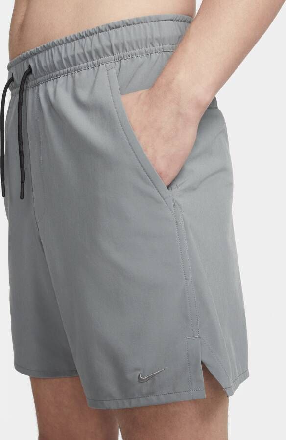 Nike Unlimited multifunctionele niet-gevoerde herenshorts met Dri-FIT (18 cm) Grijs - Foto 3