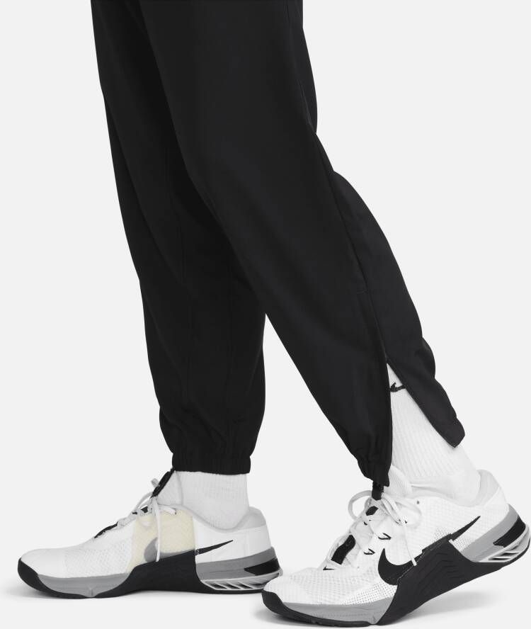 Nike Form Dri-FIT toelopende multifunctionele herenbroek Zwart - Foto 4