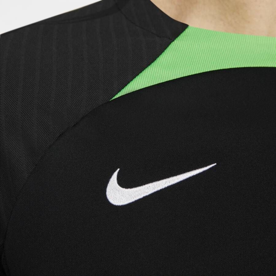 Nike Liverpool FC Strike Dri-FIT knit voetbaltop voor heren Zwart