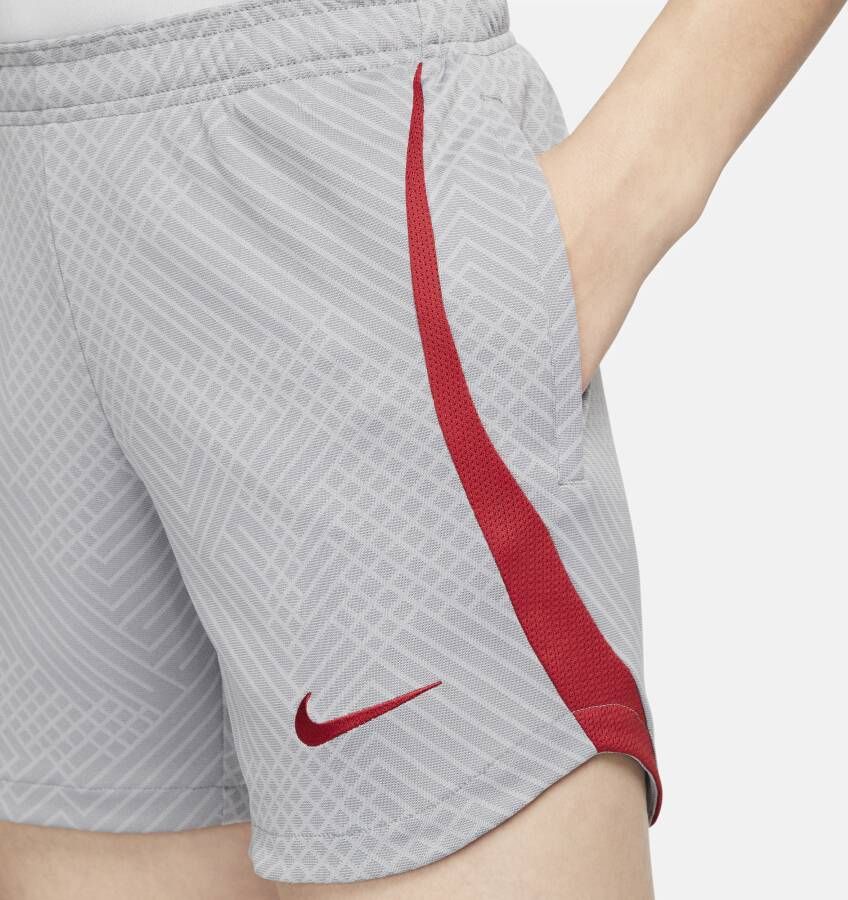 Nike Liverpool FC Strike knit voetbalshorts met Dri-FIT voor dames Grijs