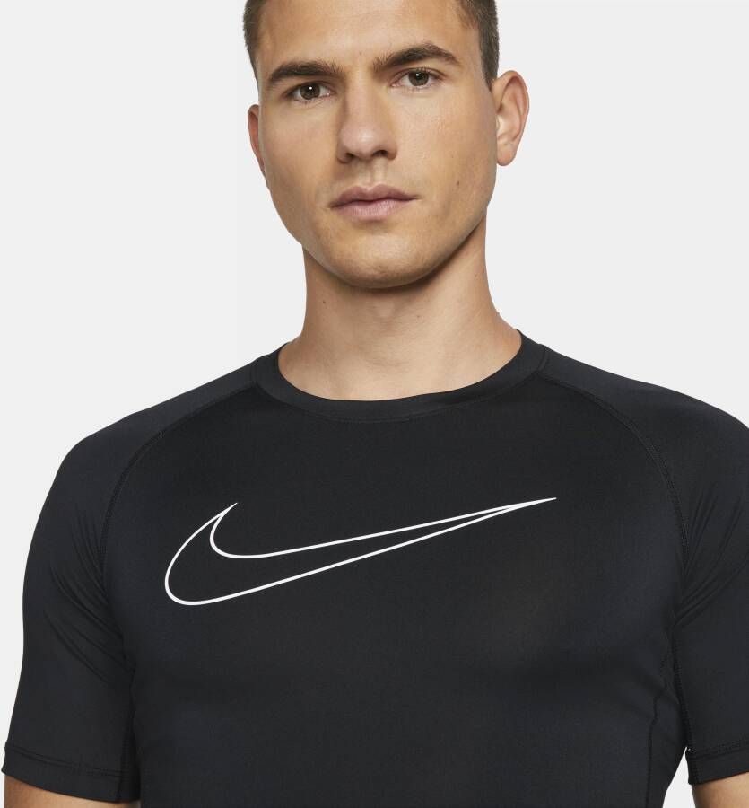 Nike Pro Dri-FIT Herentop met korte mouwen en strakke pasvorm Zwart
