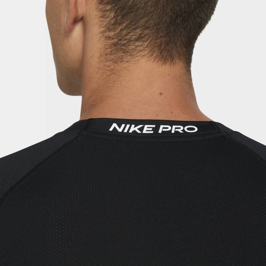 Nike Pro Dri-FIT Herentop met korte mouwen en strakke pasvorm Zwart