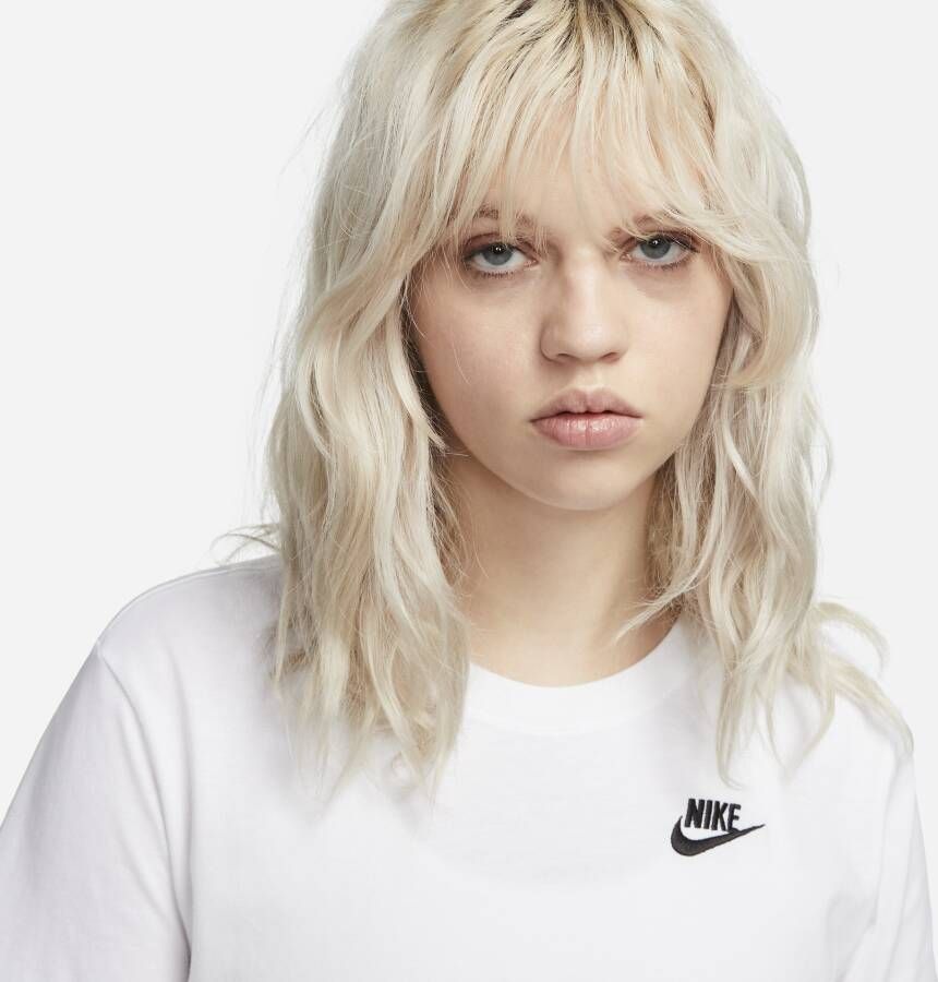 Nike Sportswear Club Essentials T-shirt voor dames Wit