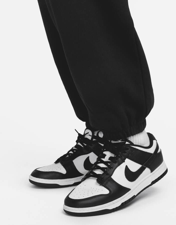 Nike Sportswear Club Fleece Oversized joggingbroek met halfhoge taille voor dames Zwart - Foto 9