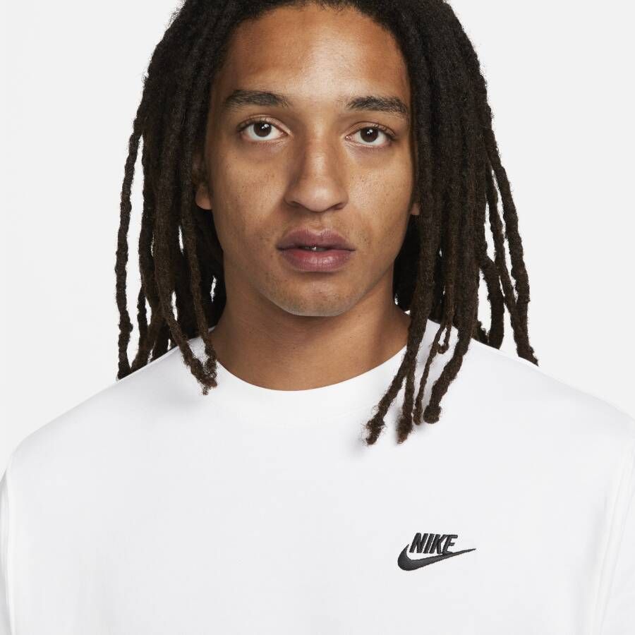 Nike Sportswear Club Herenshirt van sweatstof met ronde hals Wit