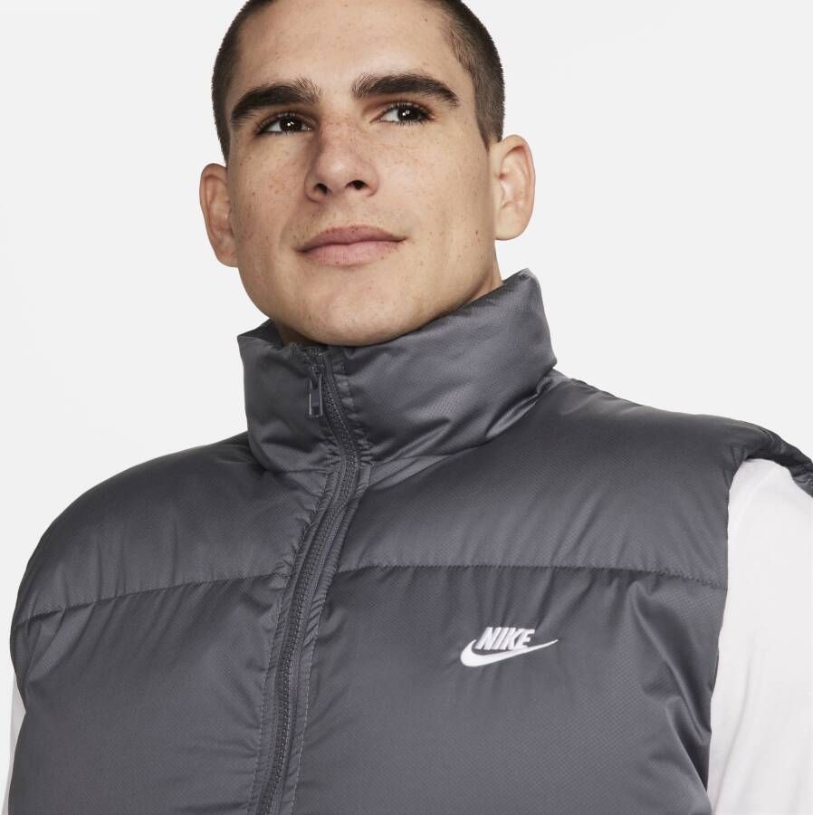 Nike Sportswear Club PrimaLoft waterafstotende bodywarmer voor heren Grijs