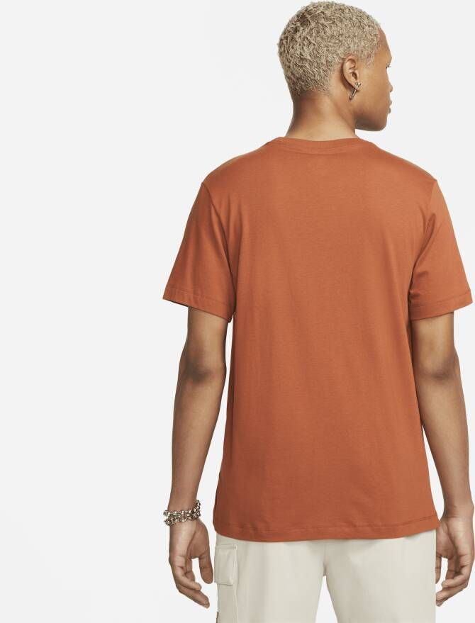 Nike Sportswear Club T-shirt voor heren Bruin