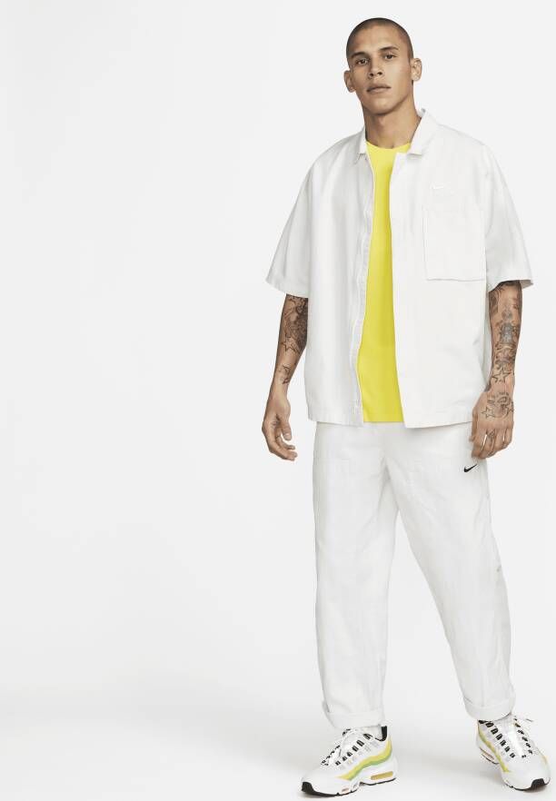 Nike Sportswear Club T-shirt voor heren Geel