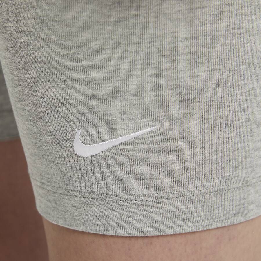 Nike Sportswear Essential bikeshorts met halfhoge taille voor dames (26 cm) Grijs
