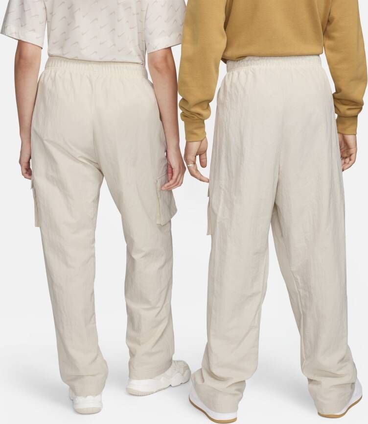 Nike Sportswear Essential Geweven cargobroek met hoge taille voor dames Bruin - Foto 2