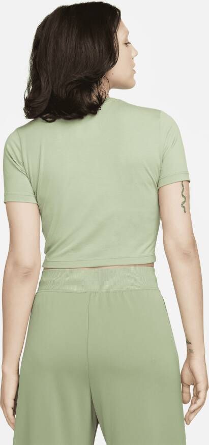 Nike Sportswear Essential Kort T-shirt met aansluitende pasvorm voor dames Groen