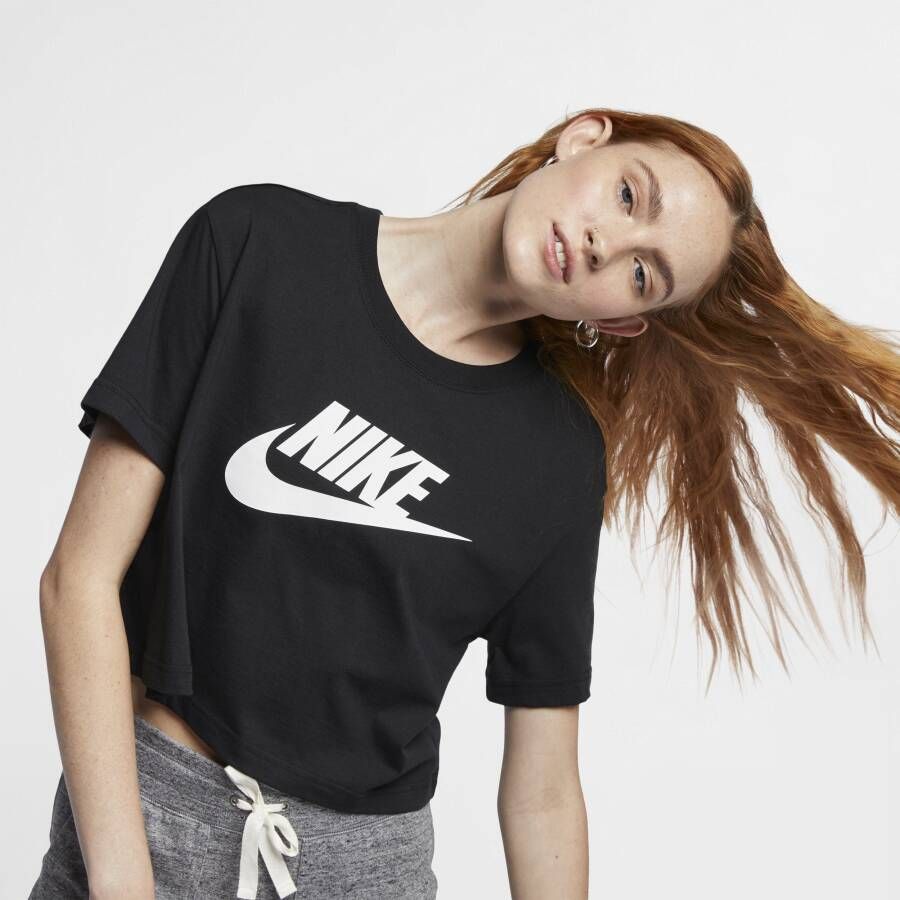 Nike Sportswear Essential Kort T-shirt met logo voor dames Zwart
