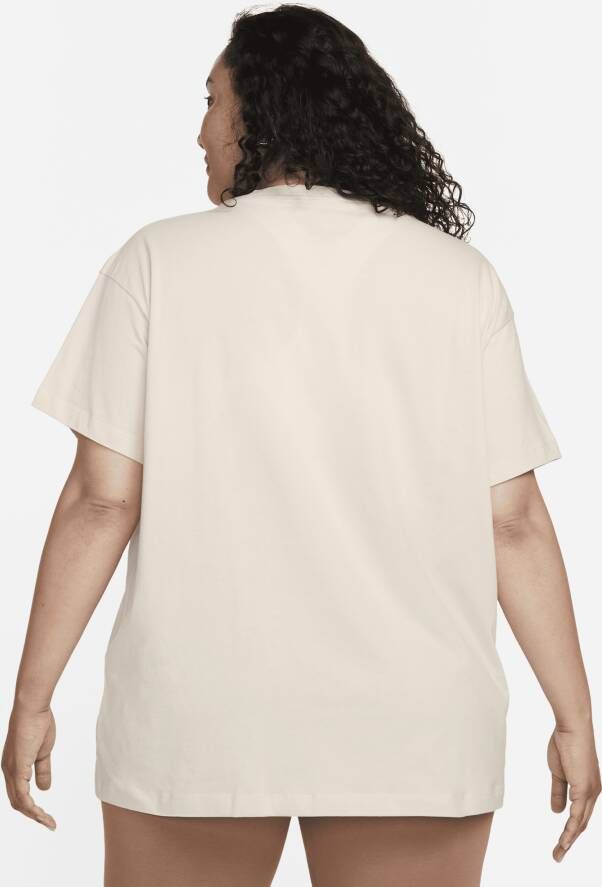 Nike Sportswear Essential T-shirt voor dames (Plus Size) Bruin
