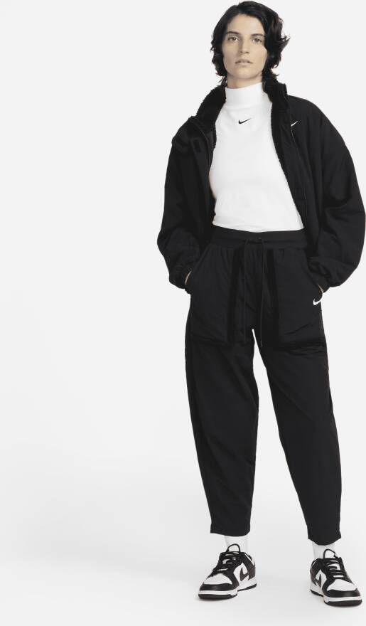 Nike Sportswear Essential Voorgevormde geweven damesbroek met hoge taille Zwart