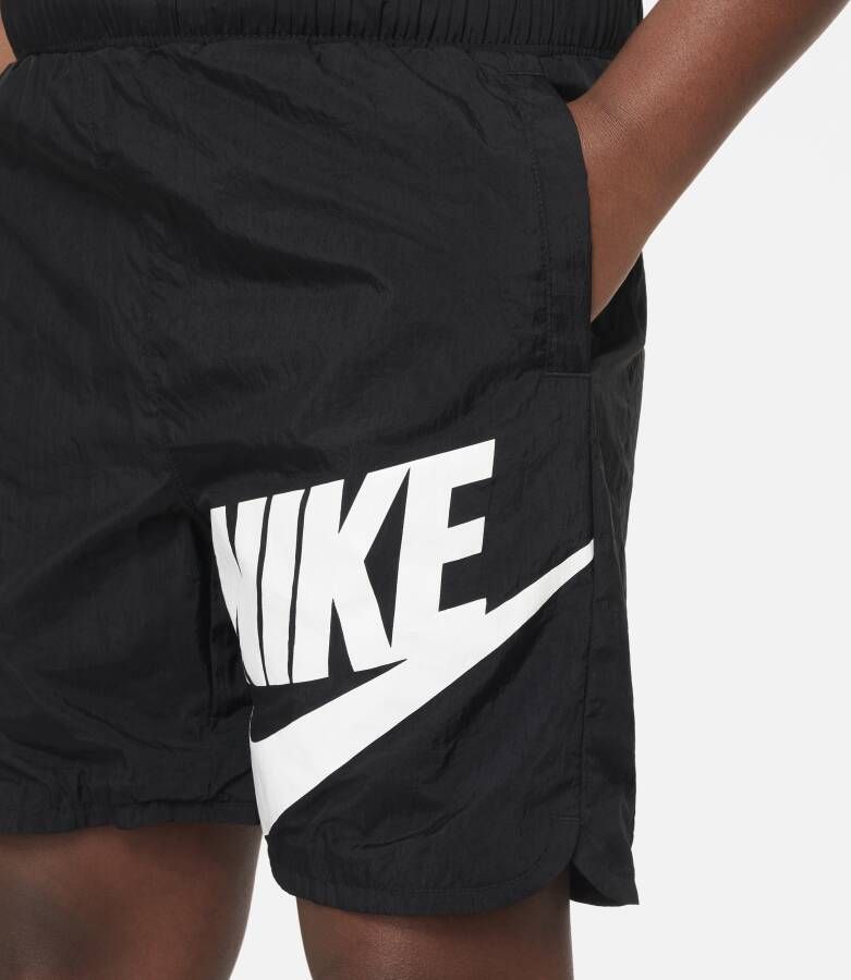 Nike Sportswear Geweven jongensshorts (ruimere maten) Zwart