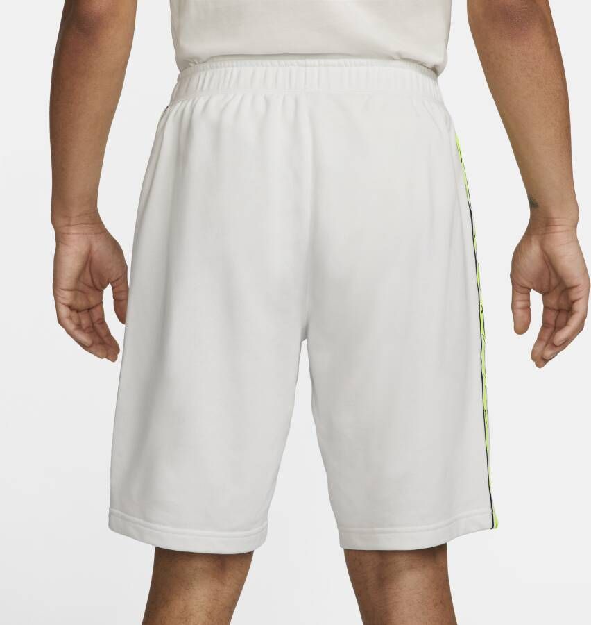 Nike Sportswear herenshorts van sweatstof met herhaald patroon Wit