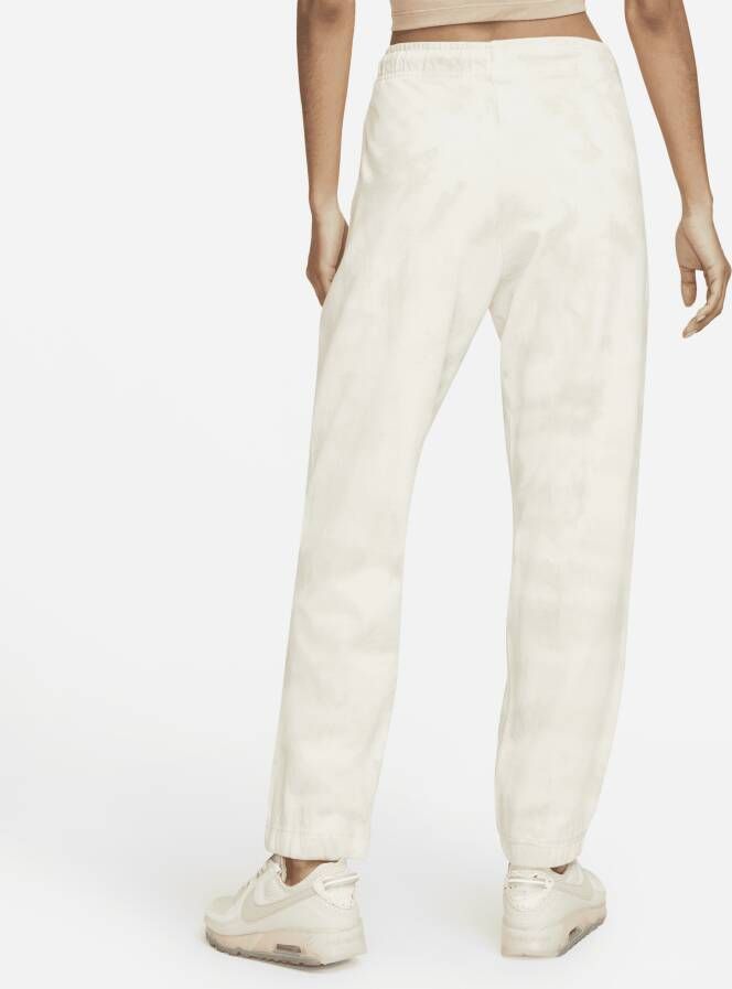 Nike Sportswear Joggingbroek met halfhoge taille en wolkenprint voor dames Bruin