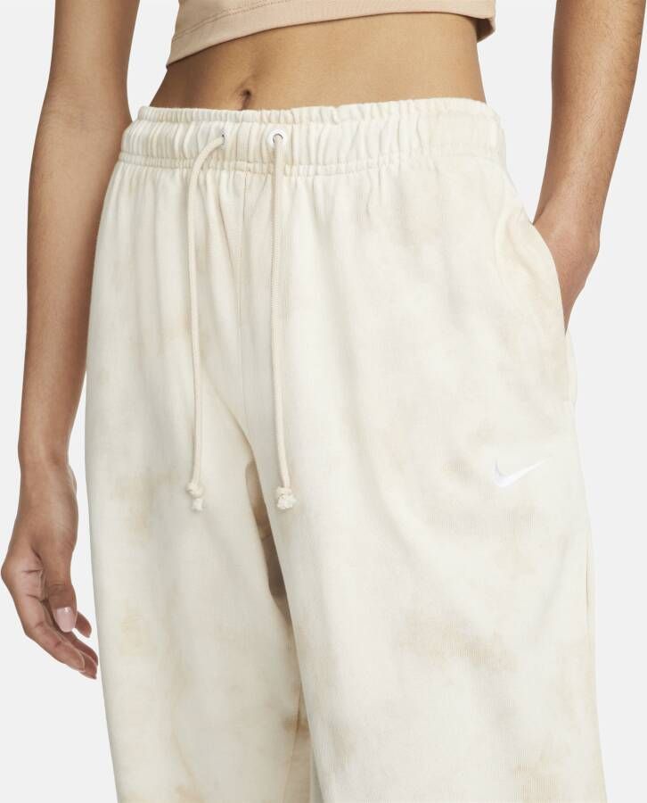 Nike Sportswear Joggingbroek met halfhoge taille en wolkenprint voor dames Bruin