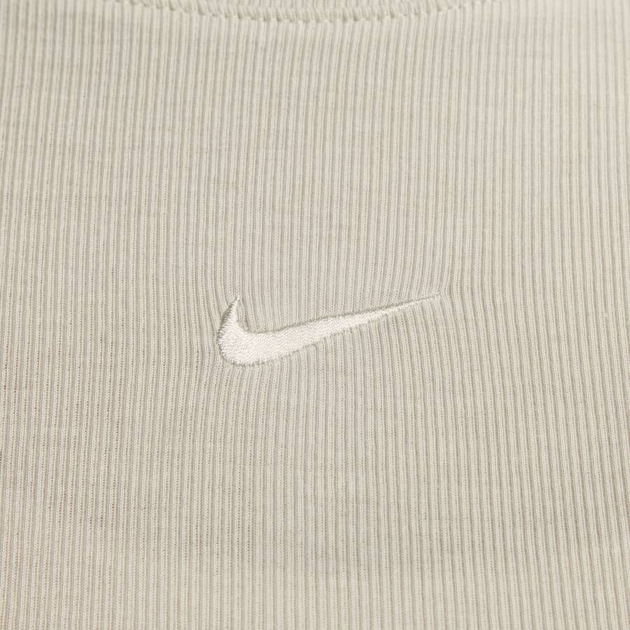 Nike Sportswear Essential korte damestop met ribbels en lange mouwen Bruin