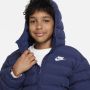 Nike Sportswear Lightweight Synthetic Fill ruimvallend kinderjack met capuchon Blauw - Thumbnail 3
