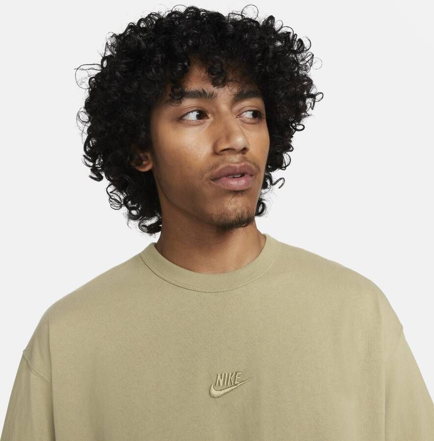 Nike Sportswear Premium Essentials T-shirt voor heren Bruin