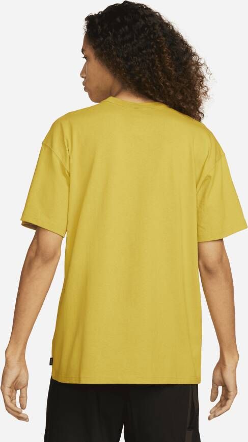 Nike Sportswear Premium Essentials T-shirt voor heren Geel