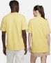 Nike Sportswear Premium Essentials T-shirt voor heren Geel - Thumbnail 2