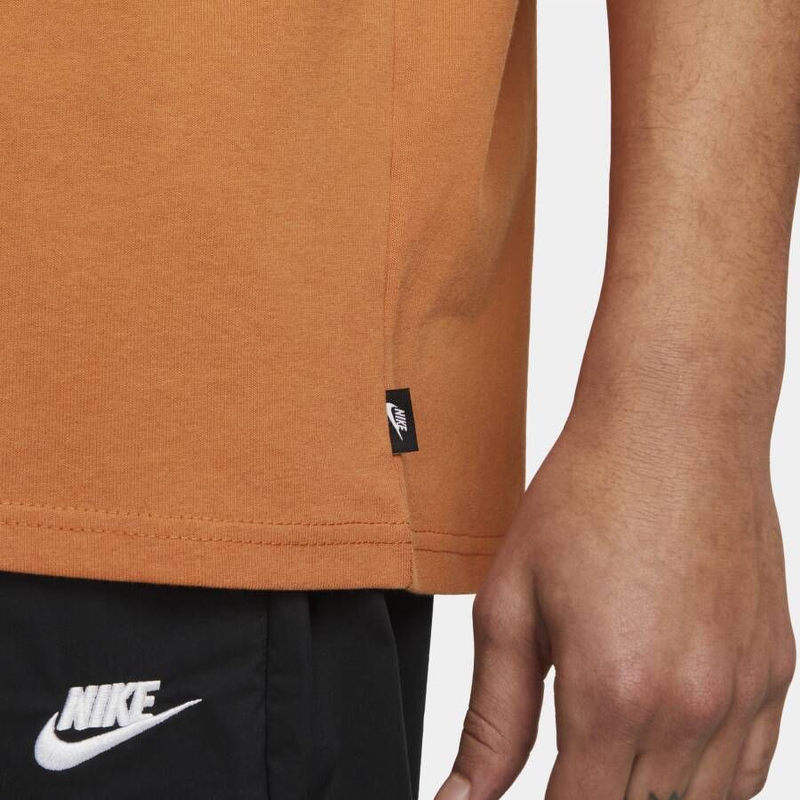 Nike Sportswear Premium Essentials T-shirt voor heren Oranje