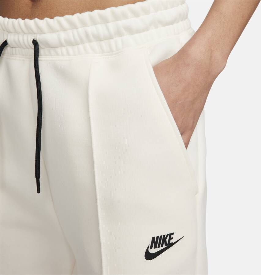 Nike Sportswear Tech Fleece Joggingbroek met halfhoge taille voor dames Bruin - Foto 3