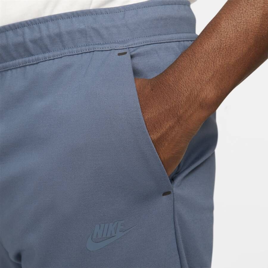 Nike Sportswear Tech Fleece Lightweight herenshorts Blauw