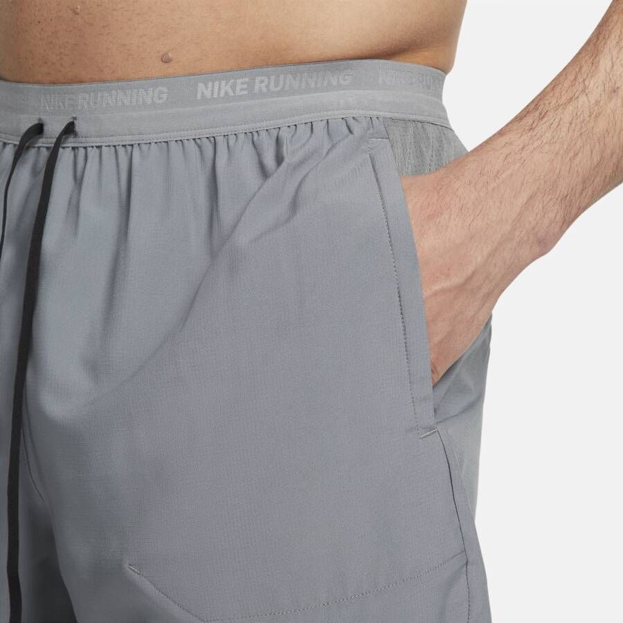 Nike Stride Dri-FIT hardloopshorts met binnenbroek voor heren (18 cm) Grijs