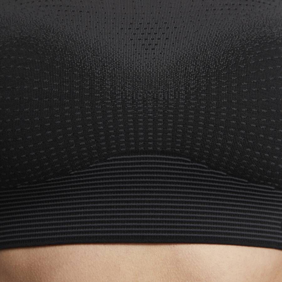 Nike Swoosh Flyknit Niet-gewatteerde sport-bh met complete ondersteuning Zwart