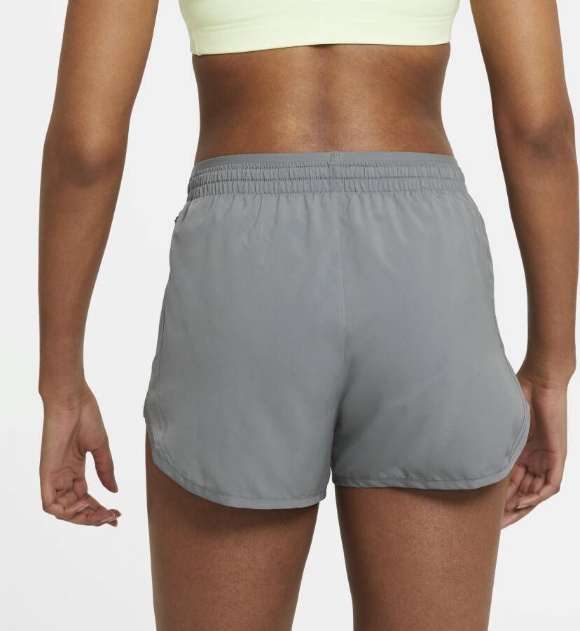 Nike Tempo Luxe Hardloopshorts voor dames (8 cm) Grijs