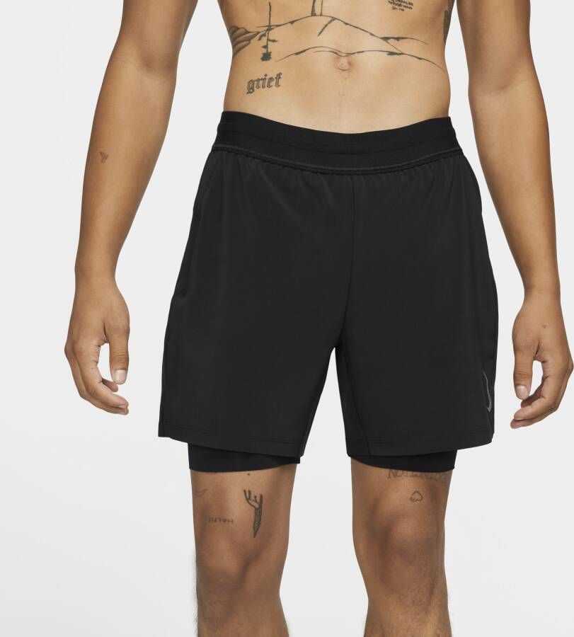 Nike Yoga 2-in-1-herenshorts Zwart
