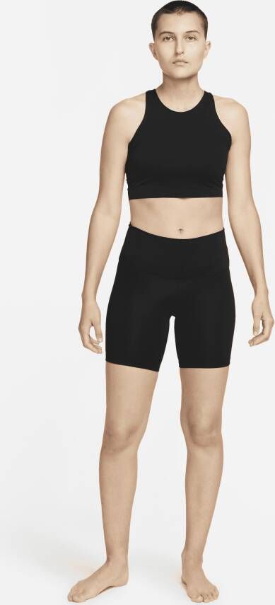 Nike Yoga Shorts (18 cm) met hoge taille voor dames Zwart